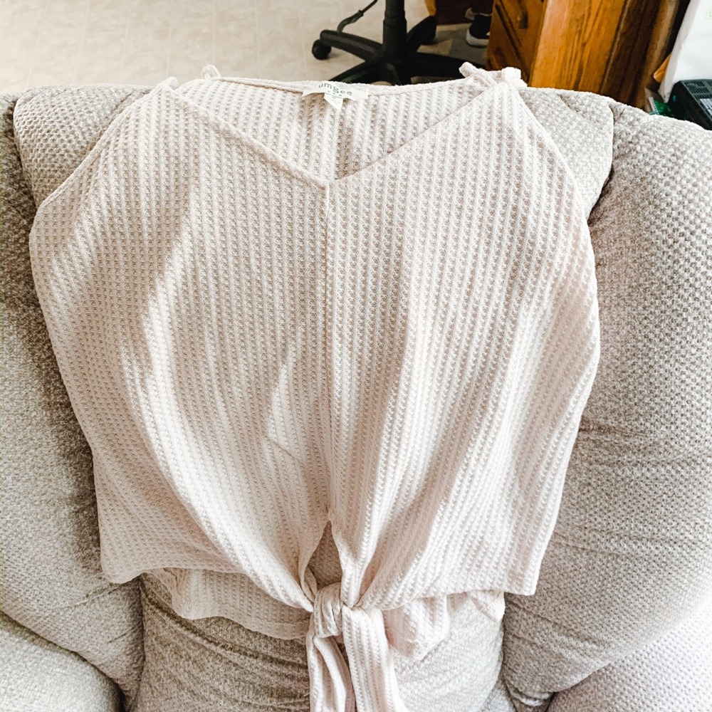 Spaghetti Strap Crop Top 👚🌿